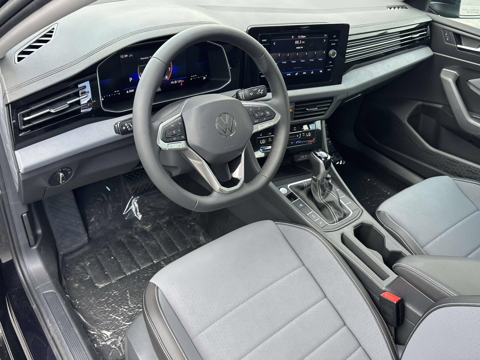 New 2026 Volkswagen Jetta SE FWD image 10