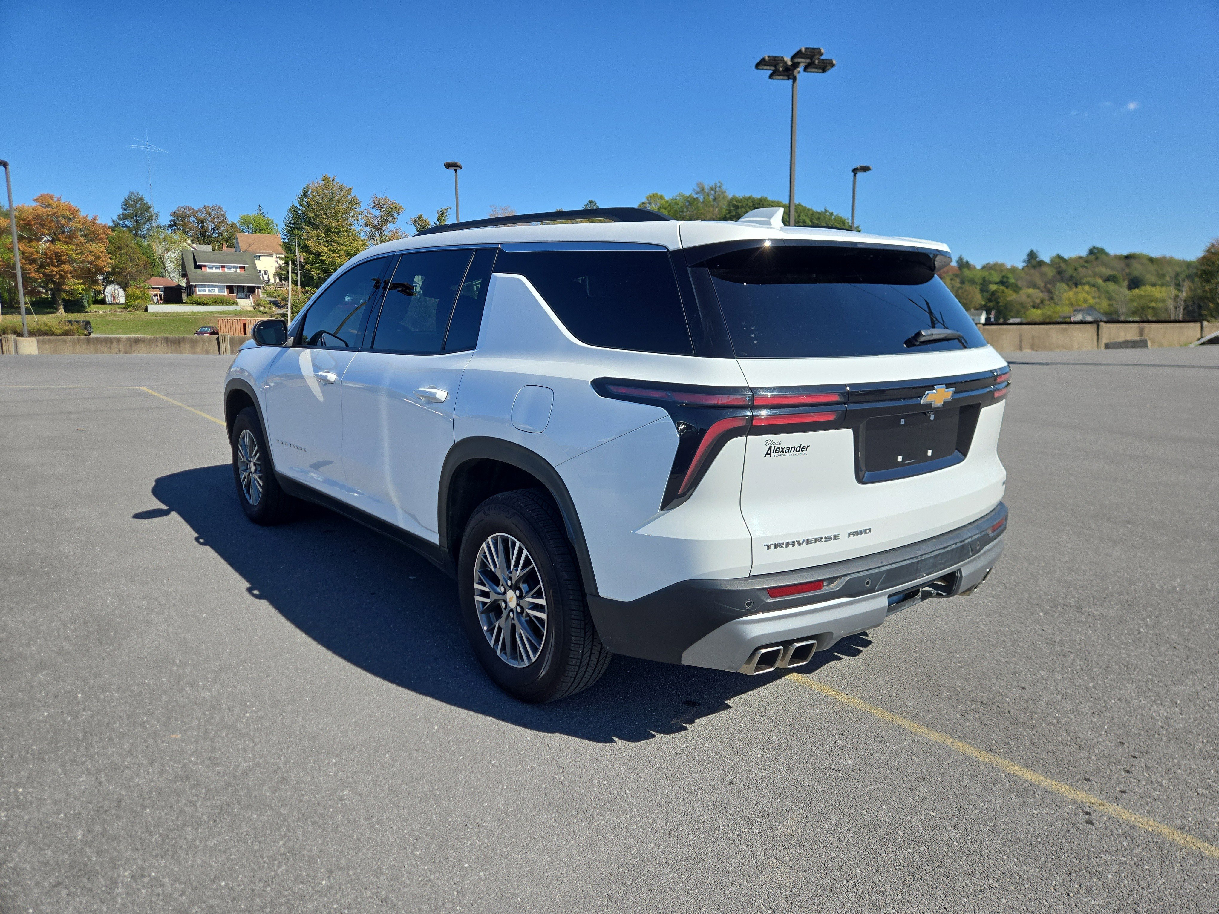 Used 2024 Chevrolet Traverse LT image 6