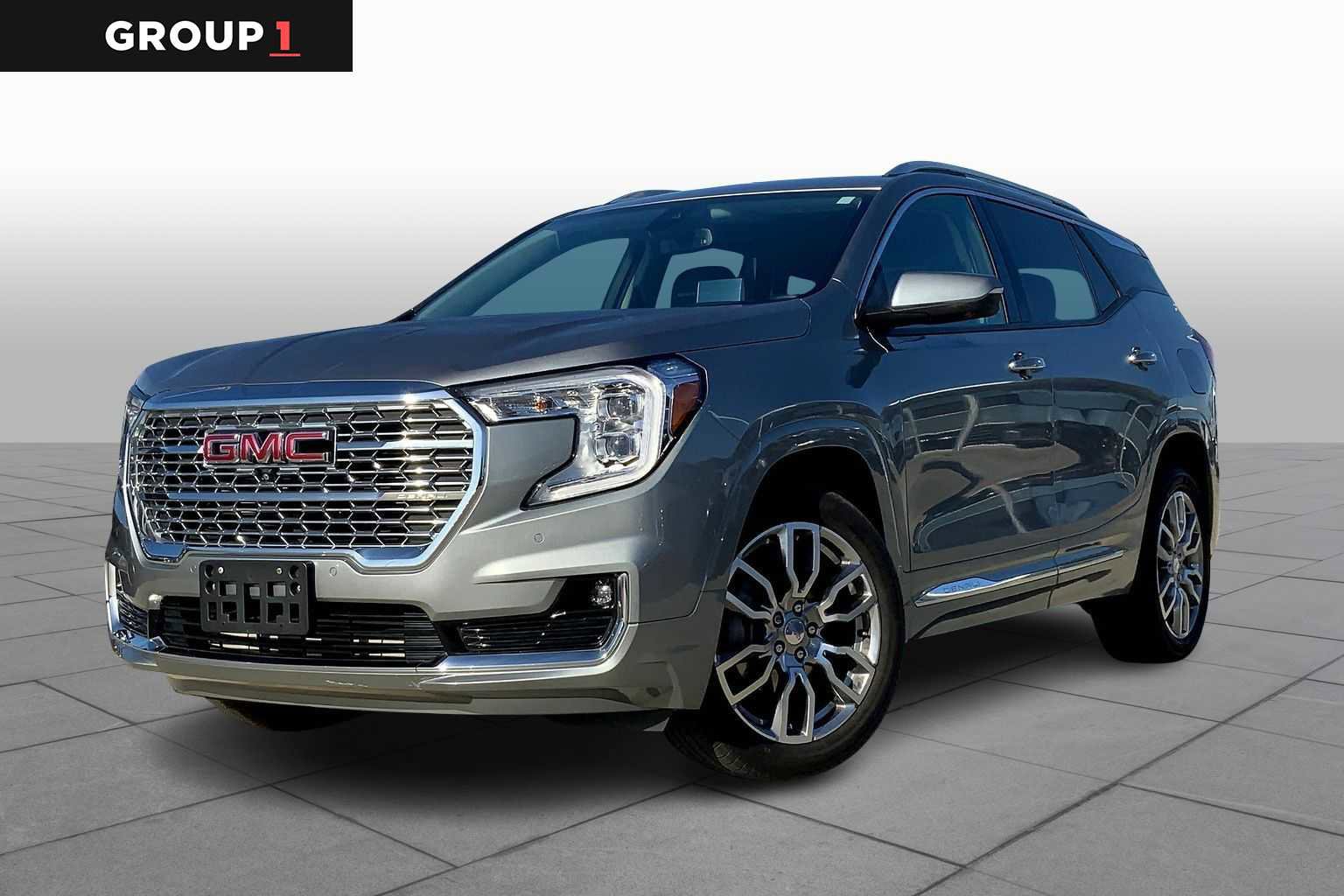 Used 2024 GMC Terrain Denali w/ Denali Premium Package
