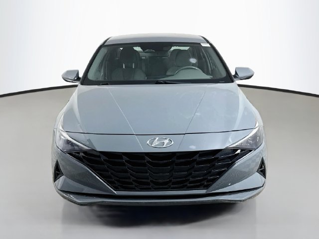 Used 2023 Hyundai Elantra SEL FWD image 2