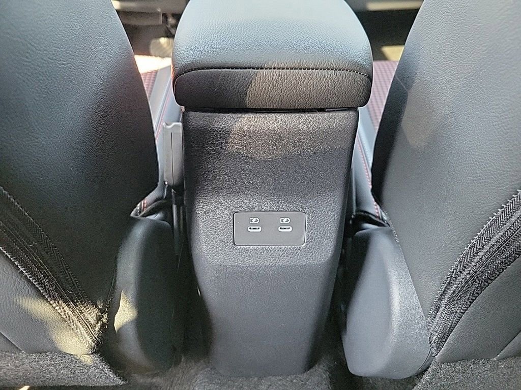 Used 2025 Nissan Kicks SR w/ SR Premium Package image 15