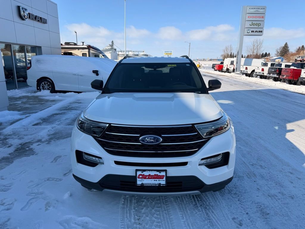 Used 2020 Ford Explorer XLT w/ Equipment Group 202A image 3