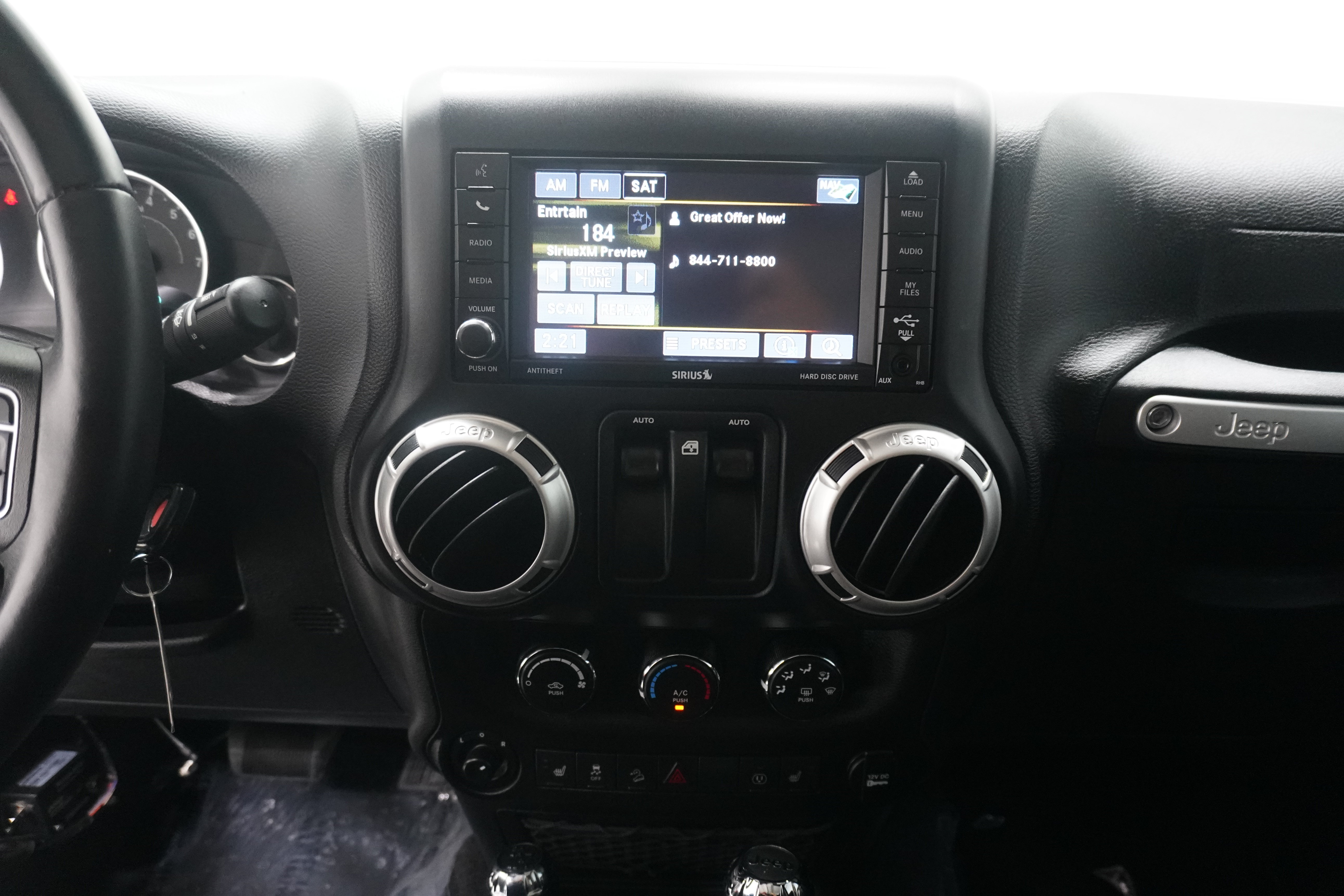 Used 2017 Jeep Wrangler Rubicon w/ Power Convenience Group AWD/4WD image 21