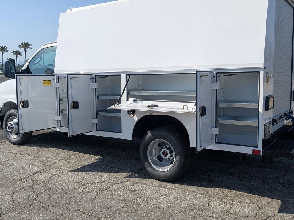 New 2026 GMC Savana 3500 w/ Power Convenience Package RWD image 10