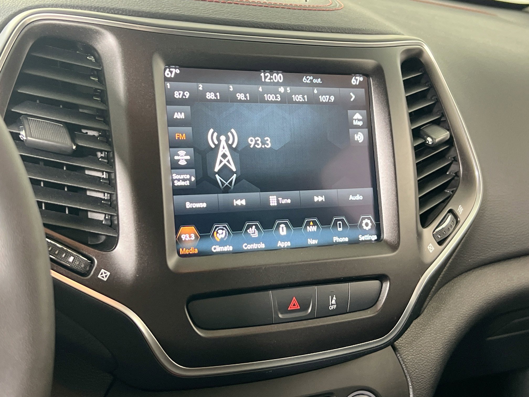 Used 2022 Jeep Cherokee Trailhawk w/ Sound & Nav Group AWD/4WD image 15