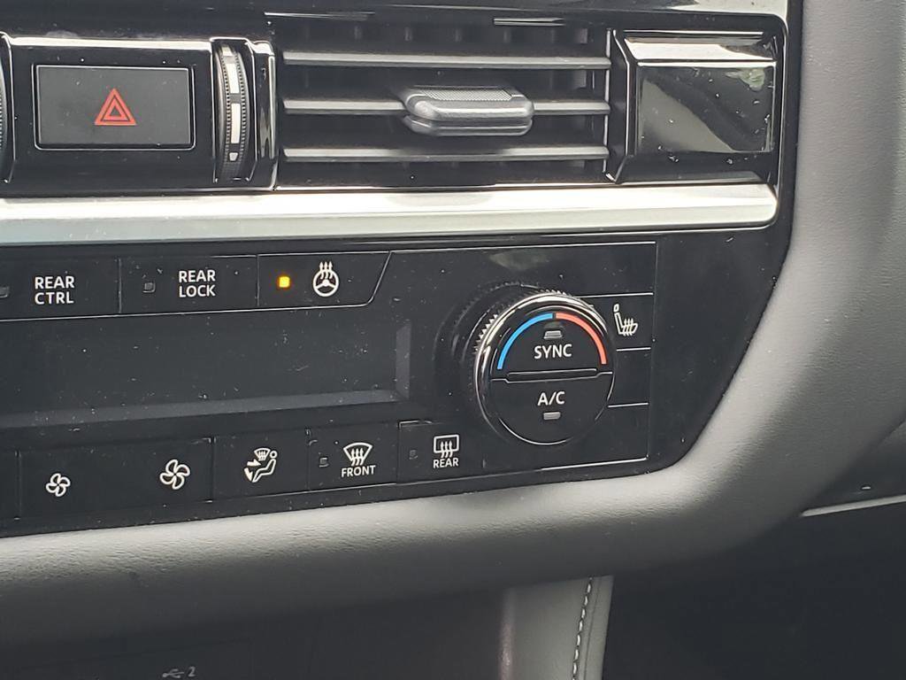 Certified 2025 Nissan Pathfinder SL w/ SL Premium Package image 40