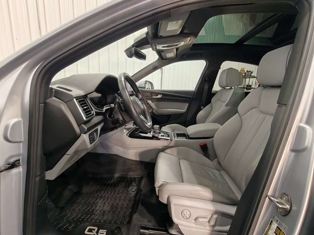 Used 2022 Audi Q5 2.0T Premium Plus w/ Premium Plus Package AWD/4WD image 27