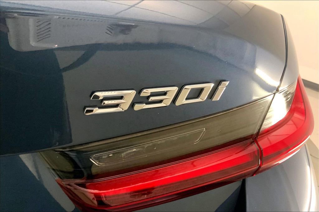 Certified 2025 BMW 330i xDrive Sedan w/ Premium Package AWD/4WD image 7