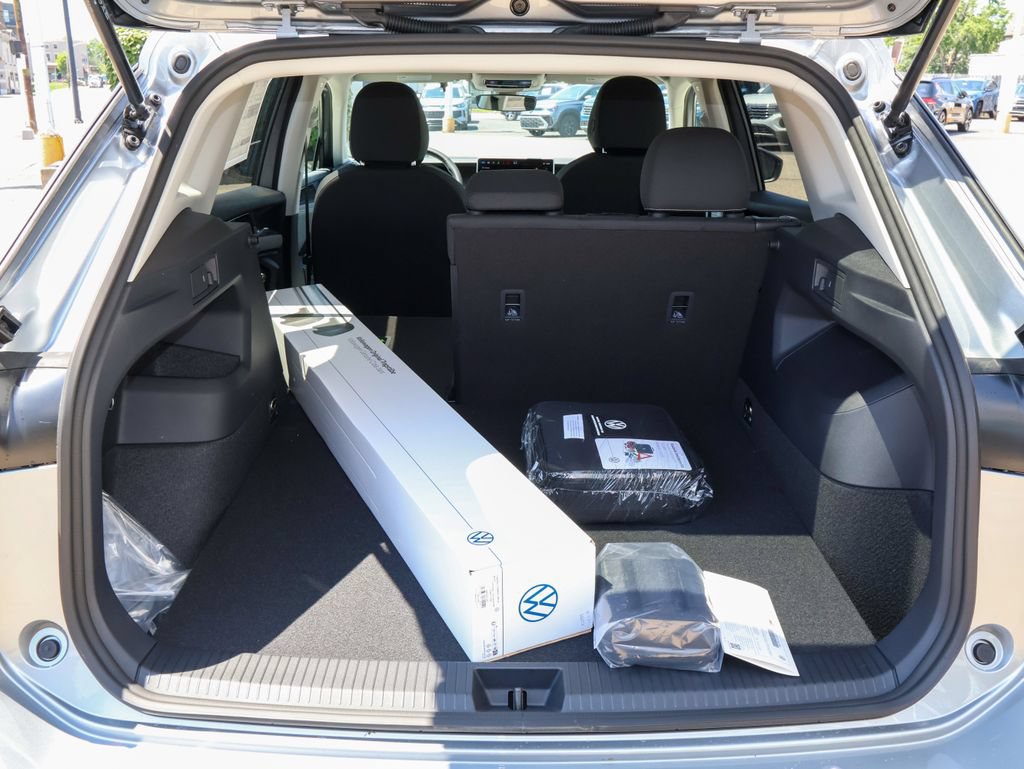 New 2026 Volkswagen Tiguan S FWD image 10