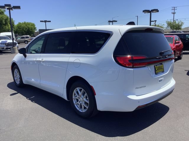 New 2027 Chrysler Pacifica Select FWD image 22