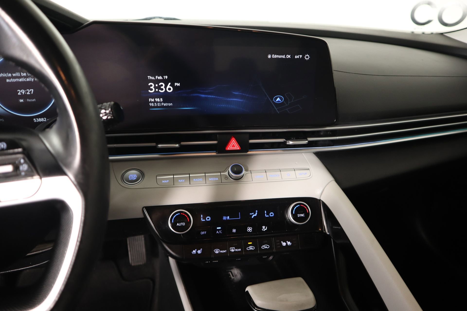 Used 2023 Hyundai Elantra Limited image 5