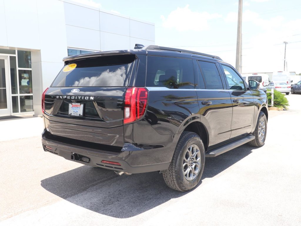 New 2027 Ford Expedition Active RWD image 16