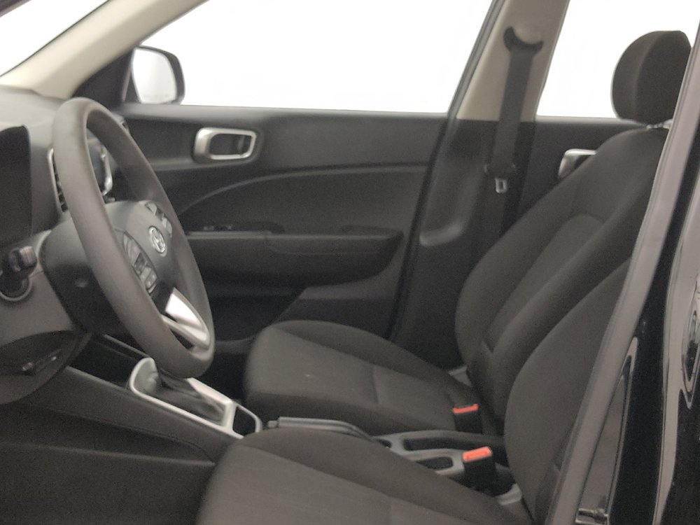 Used 2021 Hyundai Venue SE FWD image 17