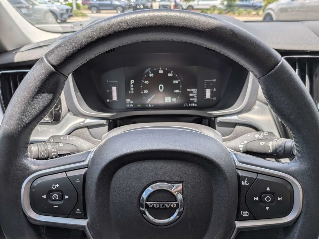 Used 2019 Volvo XC60 T5 Momentum FWD image 36