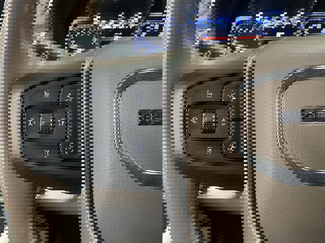 Used 2021 GMC Yukon Denali w/ Denali Premium Package image 20