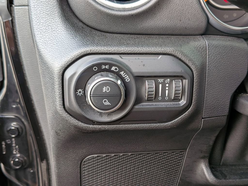 Used 2021 Jeep Gladiator Overland w/ Popular Equipment Package image 18