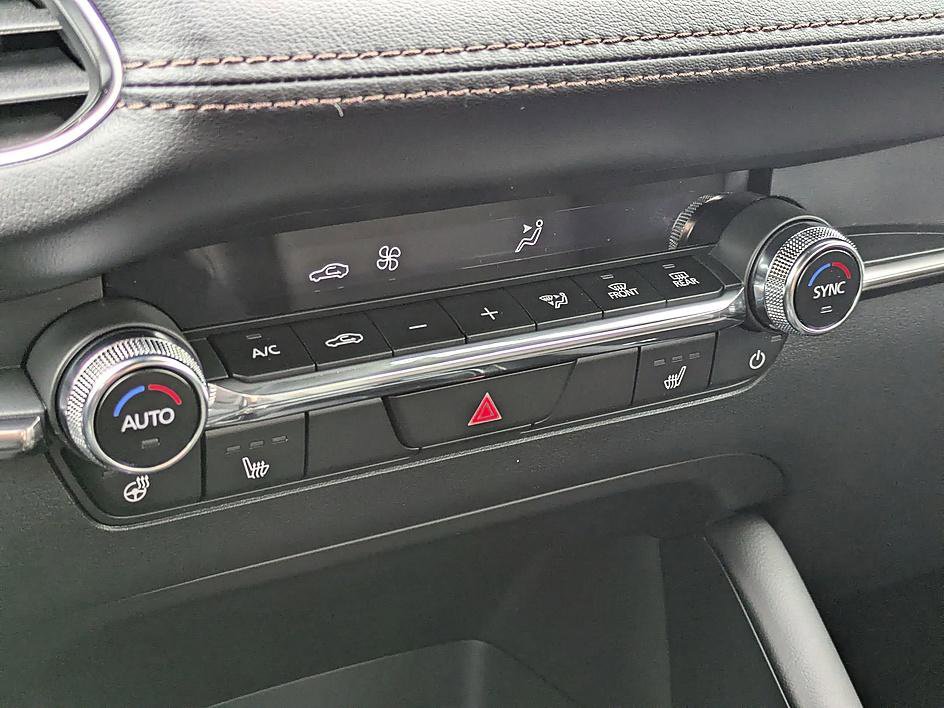 New 2026 MAZDA MAZDA3 Hatchback w/Premium Plus Pkg image 23