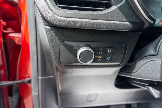 Used 2020 Ford Escape SE image 19