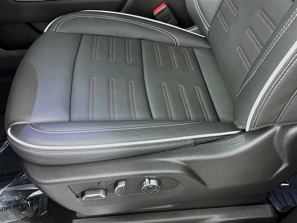Used 2025 GMC Sierra 2500 AT4X image 23