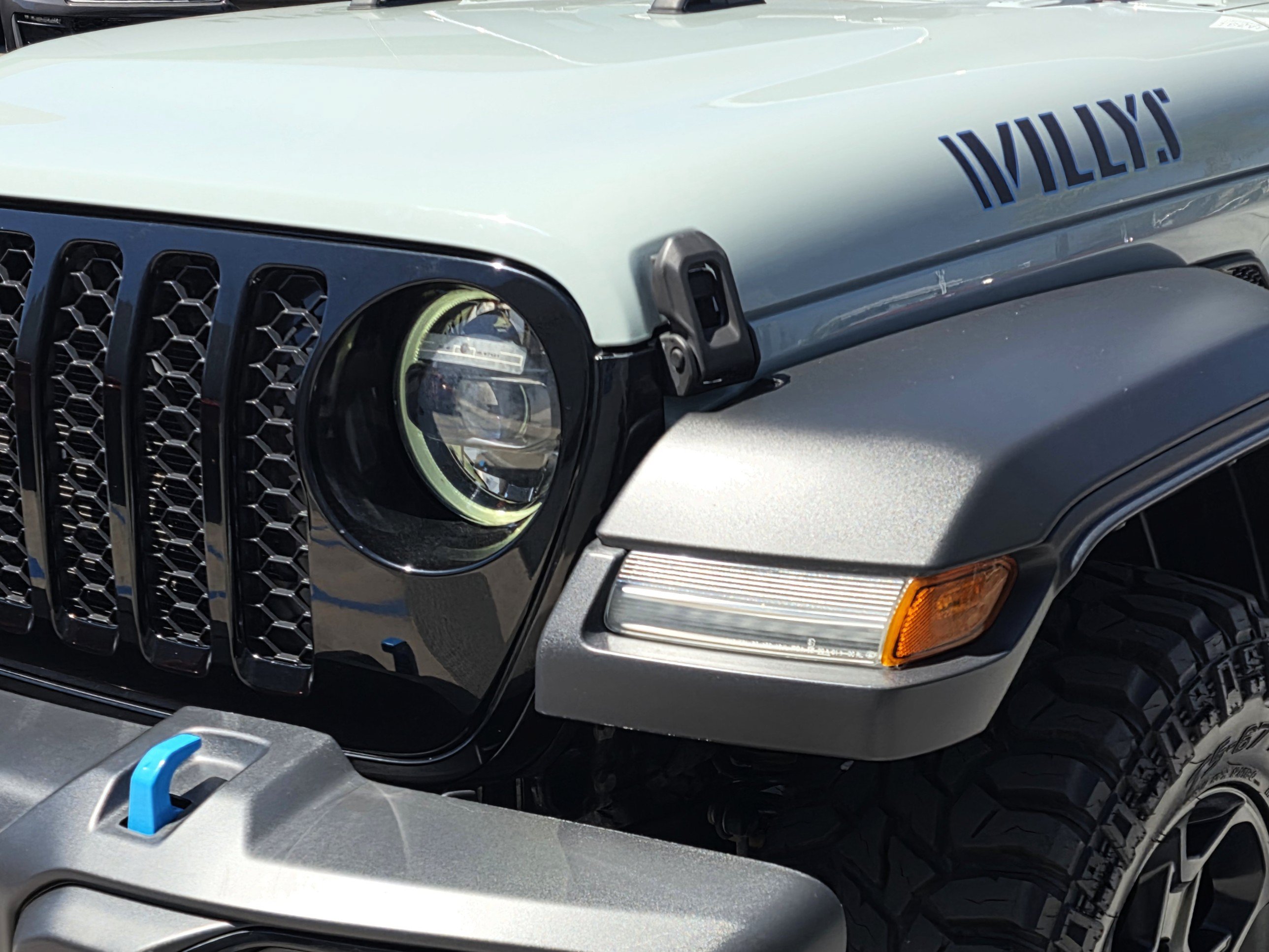 Certified 2023 Jeep Wrangler Unlimited w/ Sun & Screen Package AWD/4WD image 19