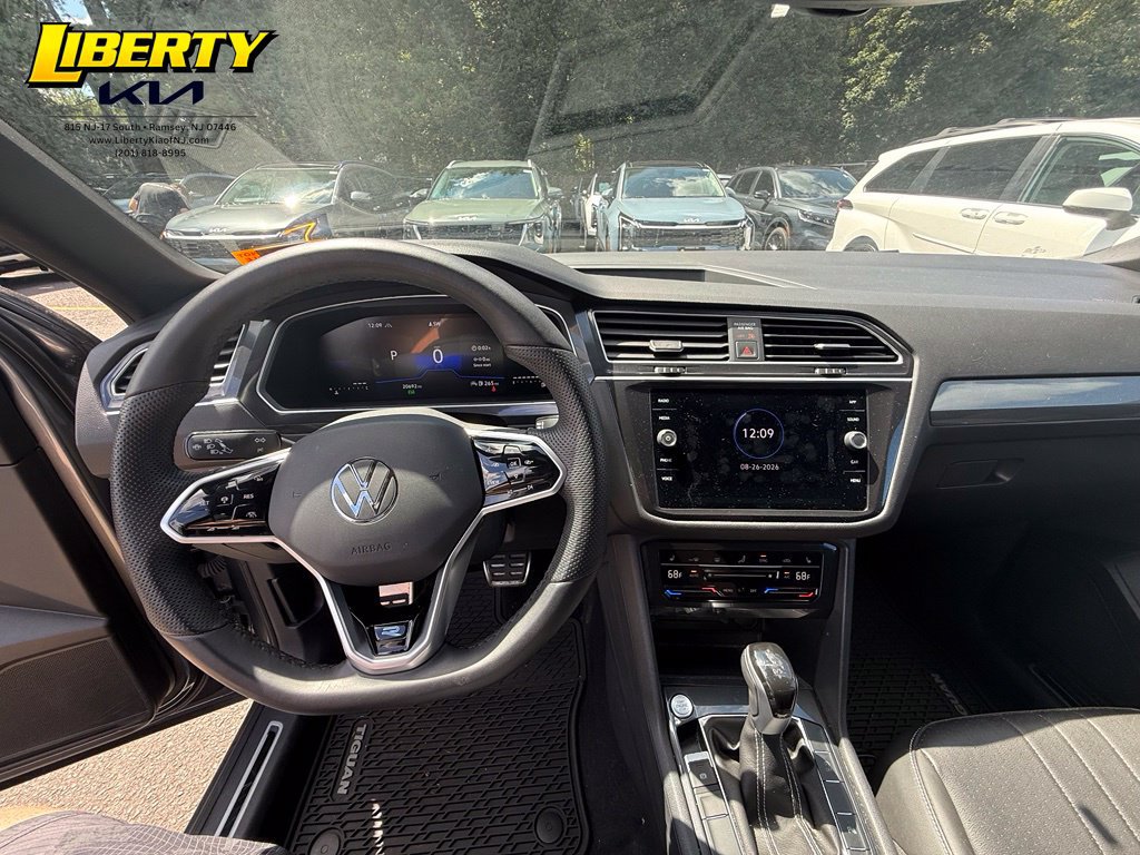 Used 2024 Volkswagen Tiguan SE R-Line AWD/4WD image 12