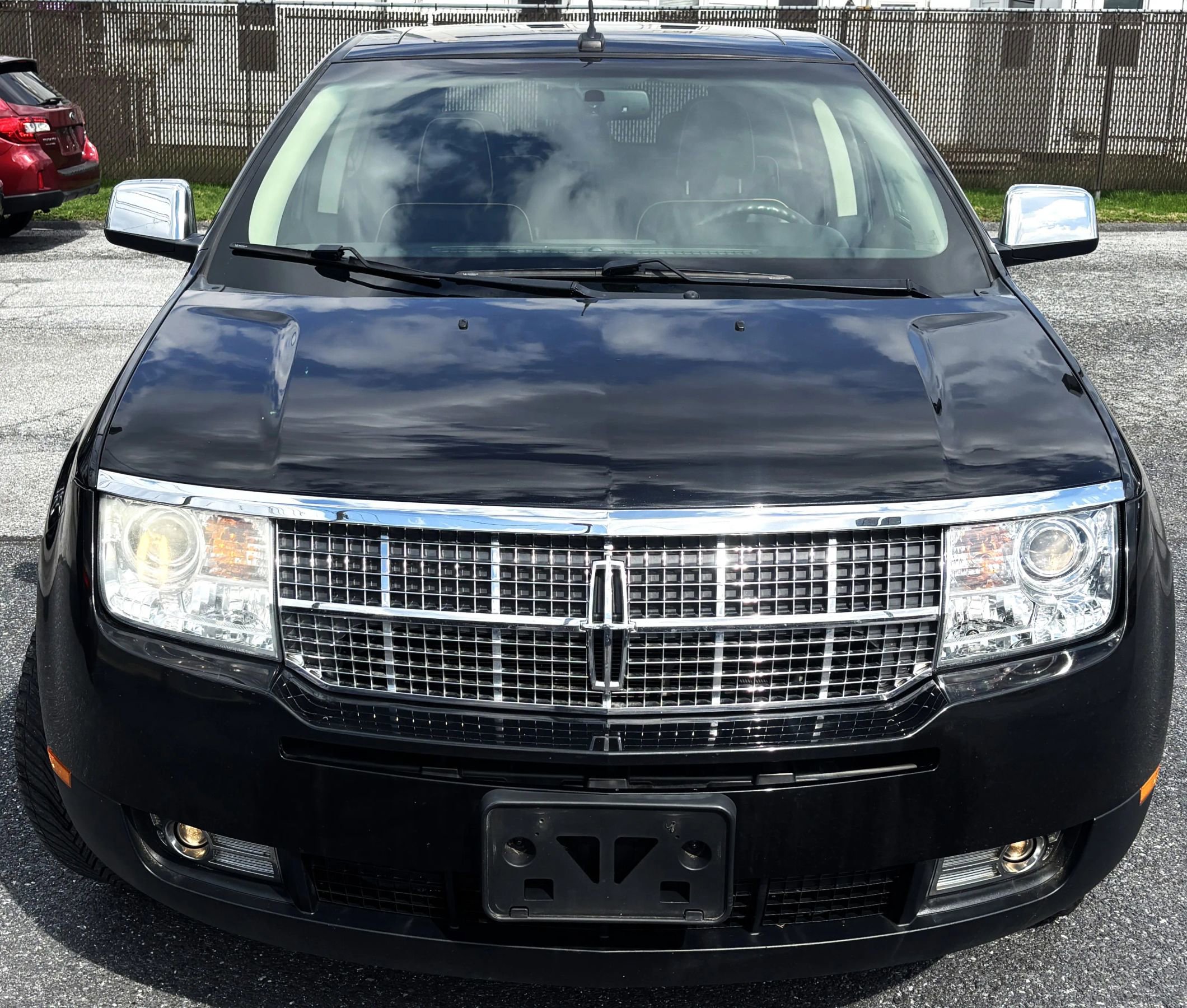 Used 2010 Lincoln MKX AWD image 2