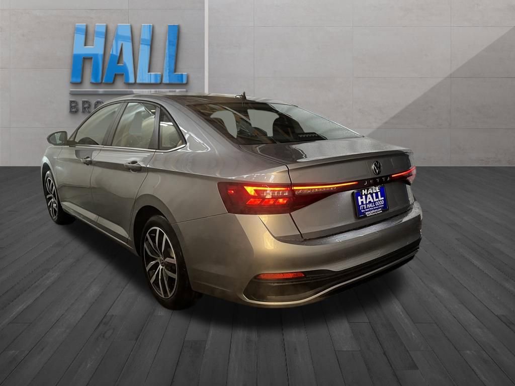 New 2026 Volkswagen Jetta SE FWD image 3