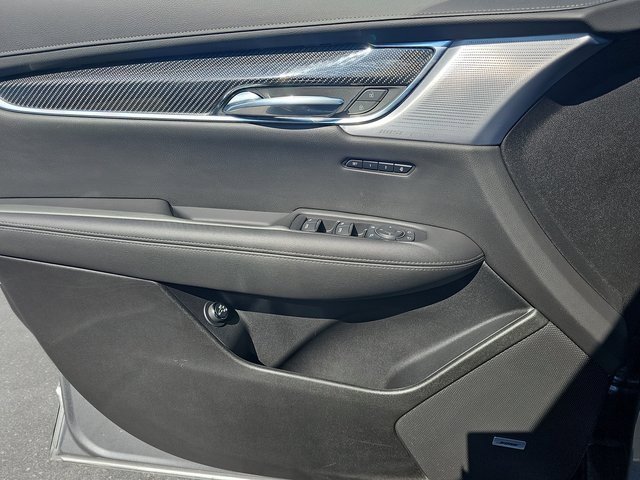 Used 2025 Cadillac XT6 Sport w/ LPO, Floor Liner Package image 29