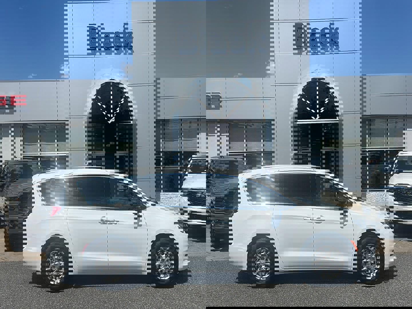 New 2026 Chrysler Voyager LX image 3