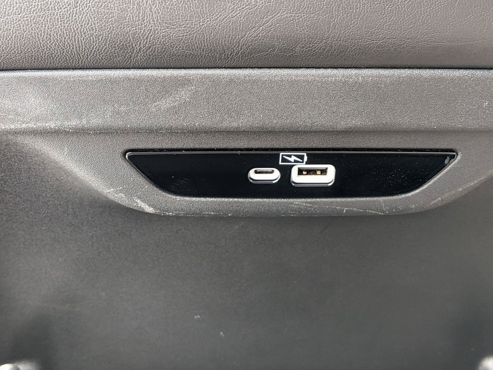 Used 2022 Chrysler Pacifica Limited AWD/4WD image 17