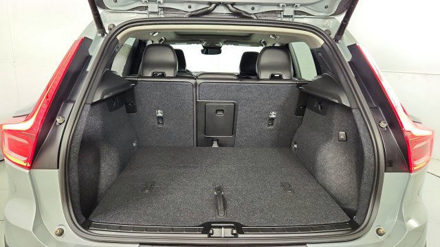 New 2026 Volvo XC40 B5 Plus w/ Protection Package Premier AWD/4WD image 40