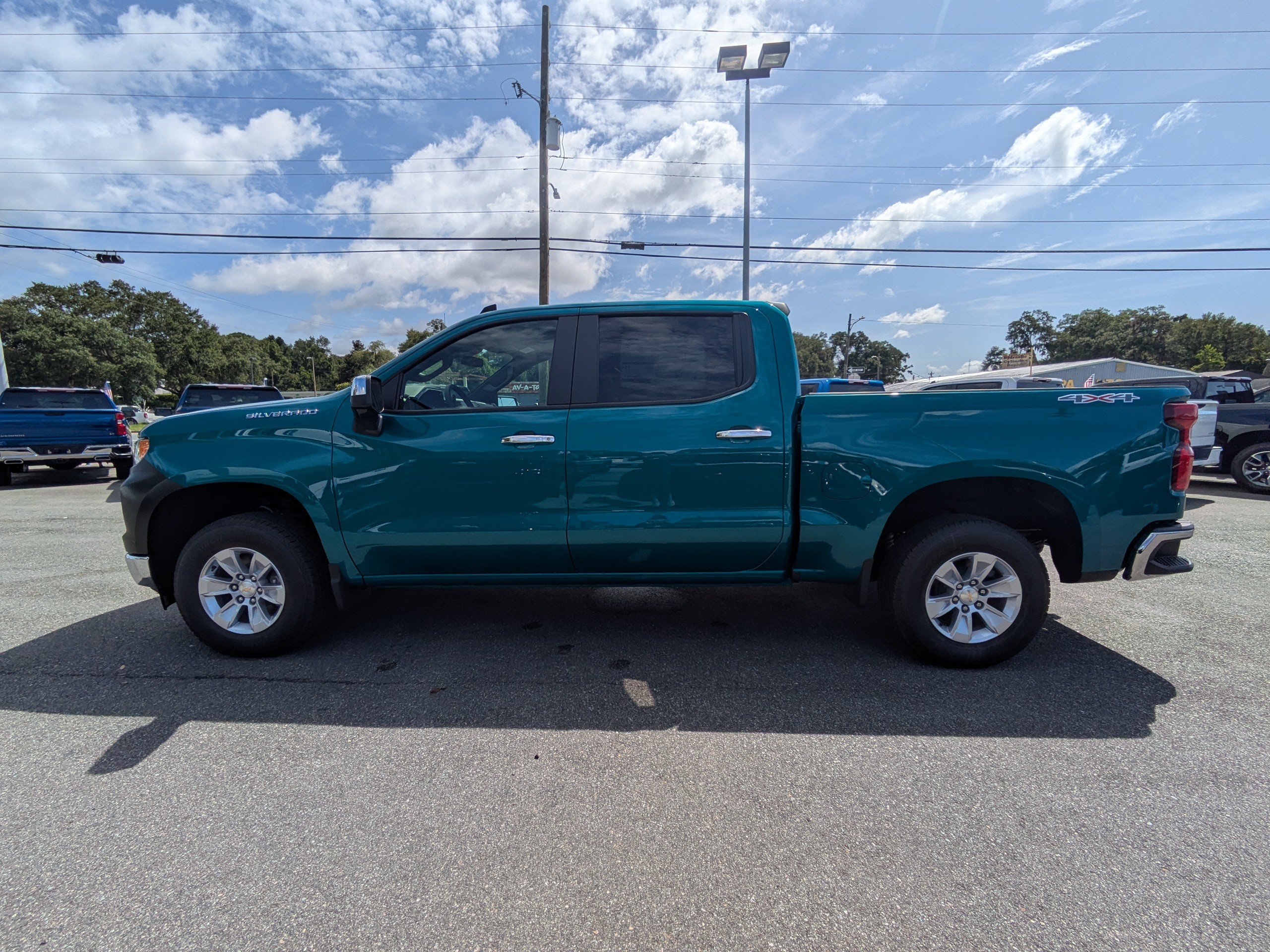 New 2026 Chevrolet Silverado 1500 LT w/ Safety Package AWD/4WD image 7