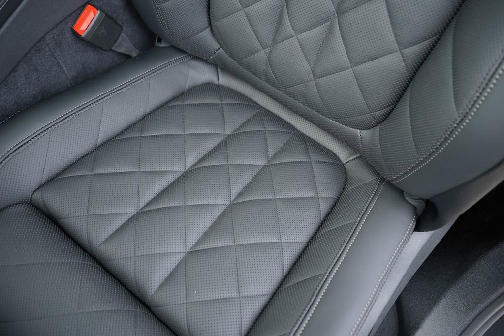 New 2026 BMW X6 xDrive40i w/ Executive Package image 11