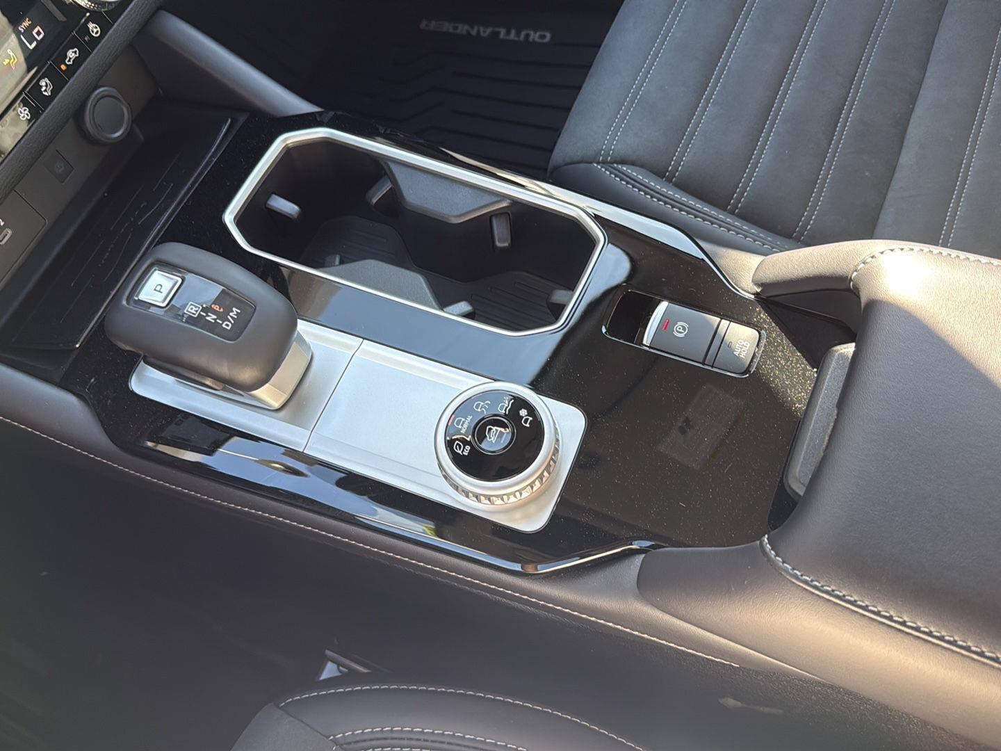 New 2026 Mitsubishi Outlander SE FWD image 19