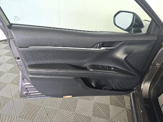 Used 2023 Toyota Camry XSE FWD image 9