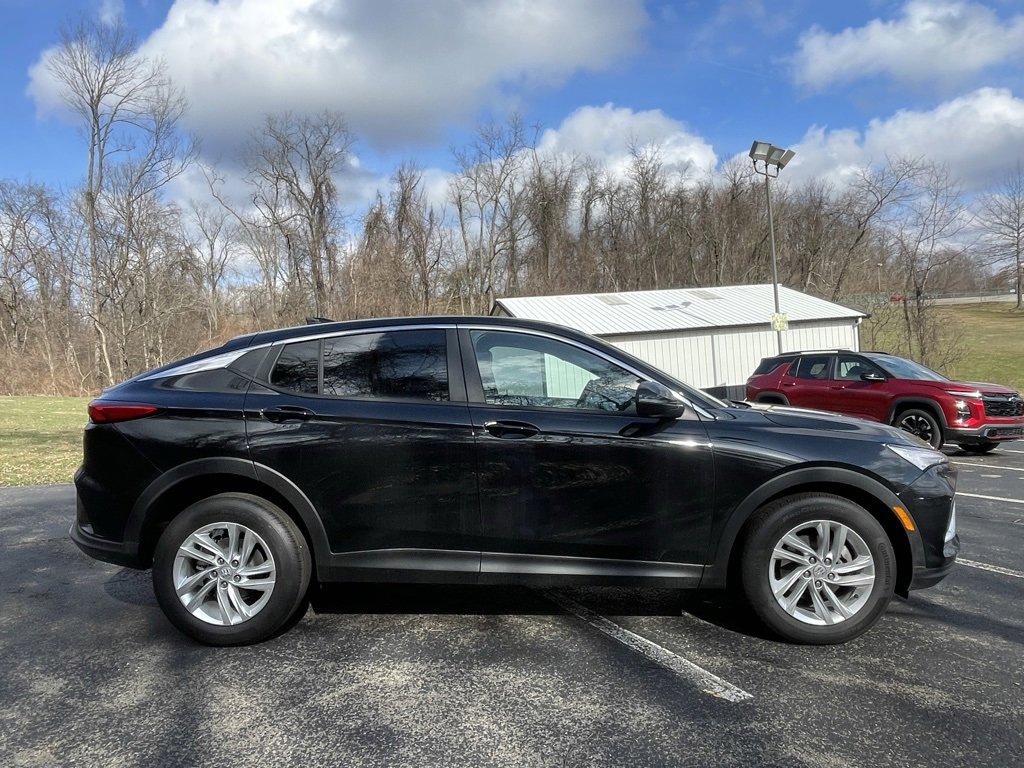 Used 2025 Buick Envista Preferred image 2