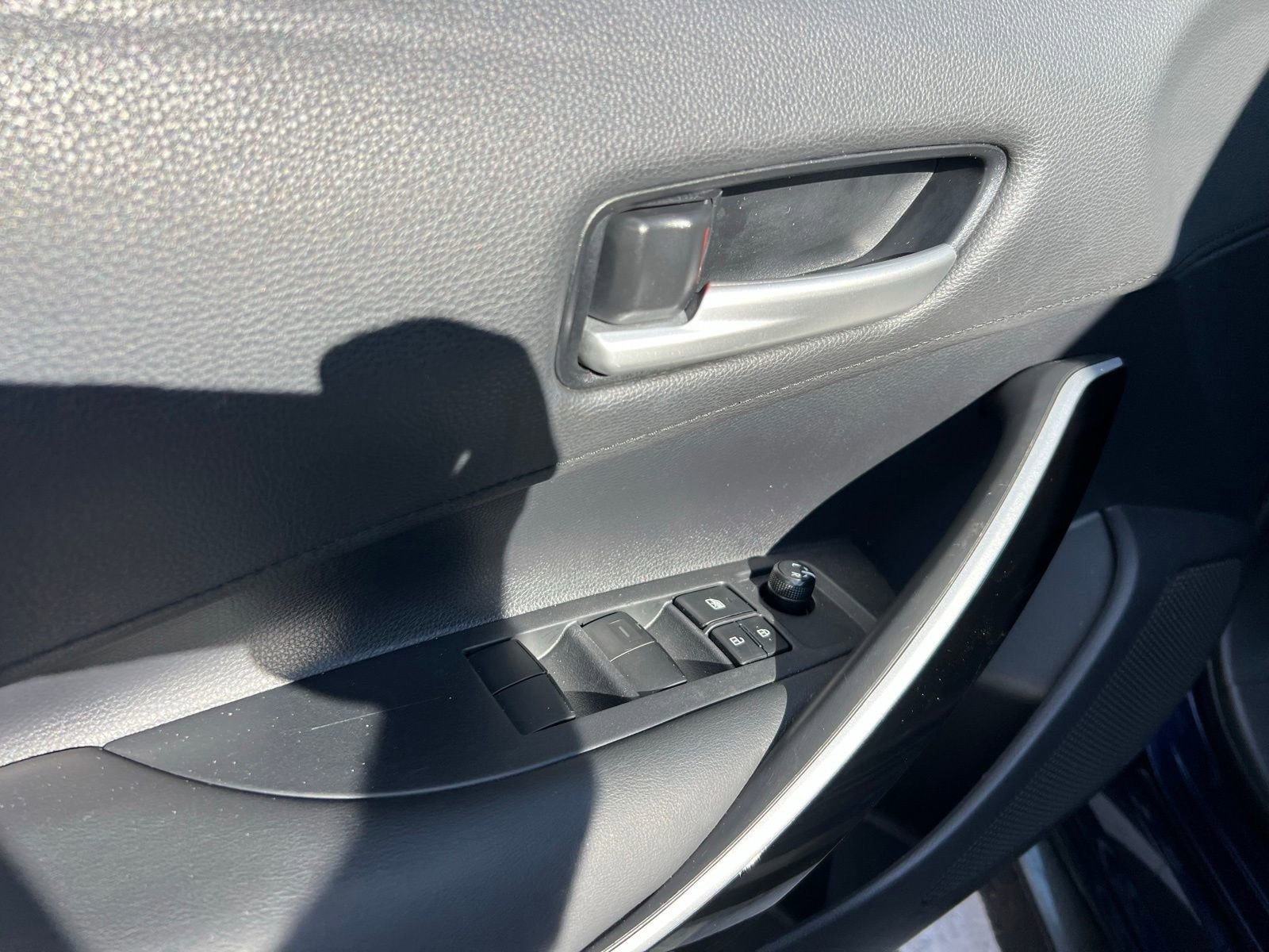 Used 2020 Toyota Corolla XSE image 21