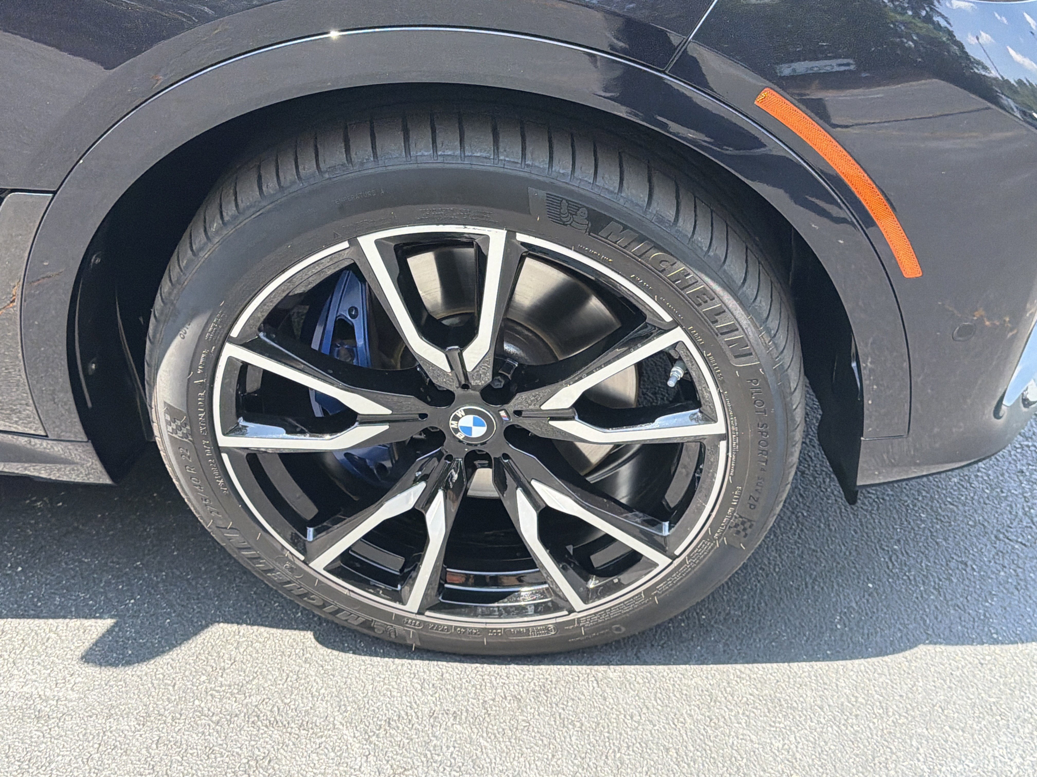 Used 2019 BMW X7 xDrive50i w/ M Sport Package AWD/4WD image 14