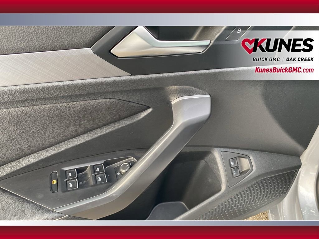 Used 2024 Volkswagen Jetta SE image 8