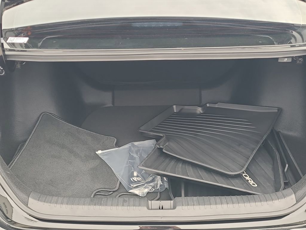 Used 2025 Honda Accord LX image 12
