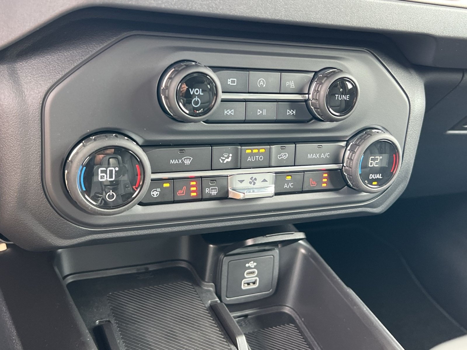 New 2026 Ford Bronco Outer Banks AWD/4WD image 21