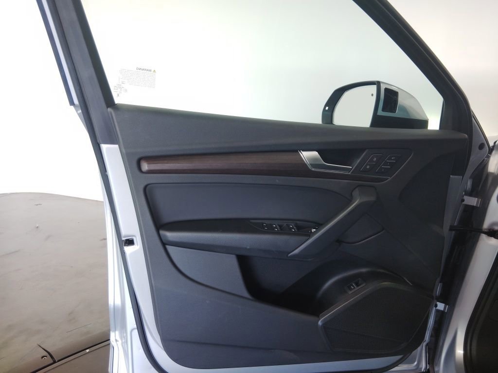 Used 2024 Audi Q5 2.0T Premium w/ Convenience Package image 31