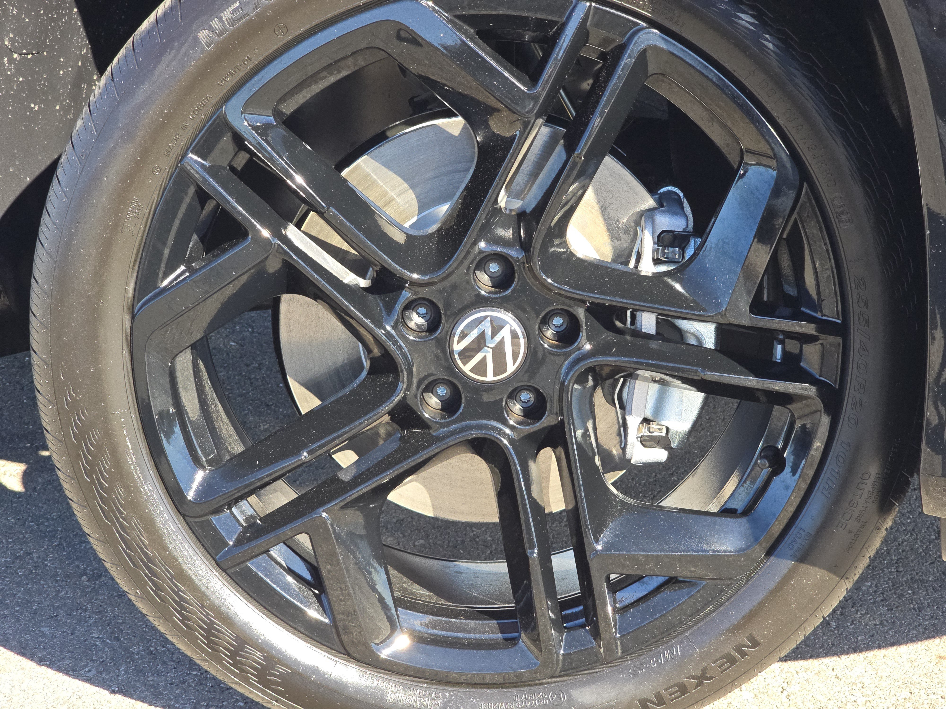 New 2026 Volkswagen Tiguan SE R-Line AWD/4WD image 15