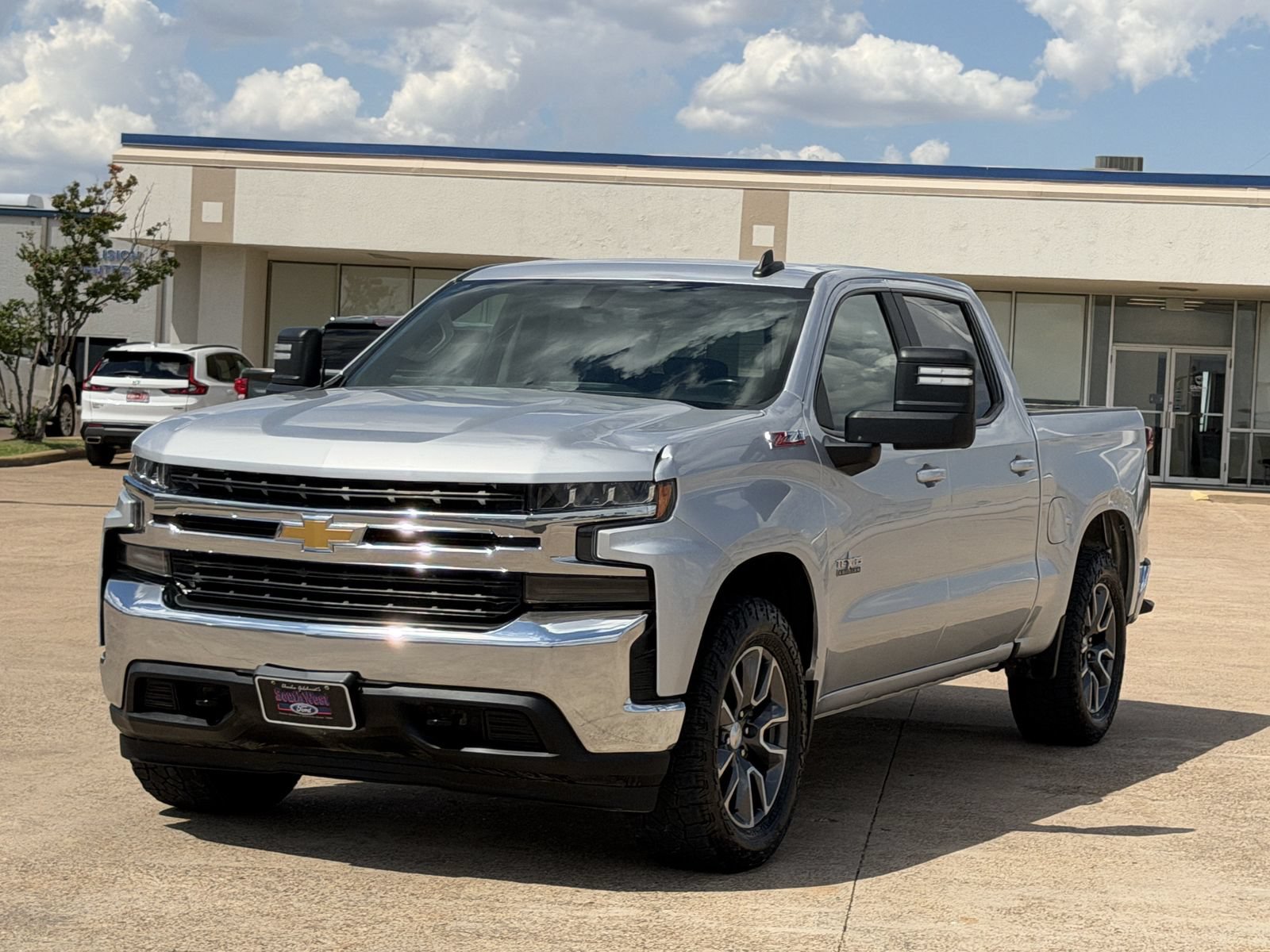 Used 2021 Chevrolet Silverado 1500 LT w/ Z71 Off-Road Package AWD/4WD image 8