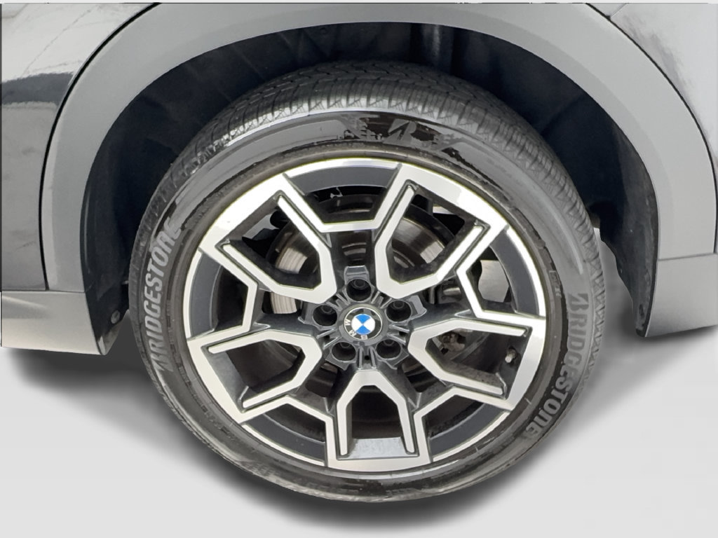 Used 2025 BMW X2 xDrive28i AWD/4WD image 14