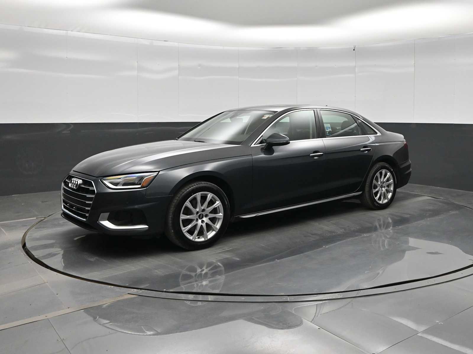 Used 2021 Audi A4 2.0T Premium w/ Convenience Package AWD/4WD image 4