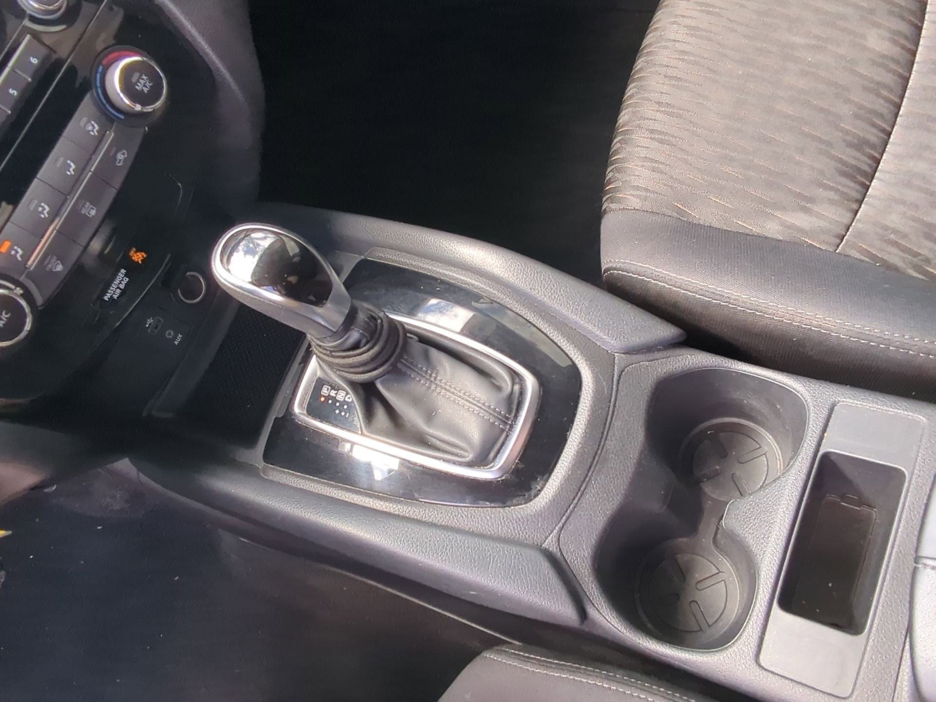 Used 2017 Nissan Rogue S image 18