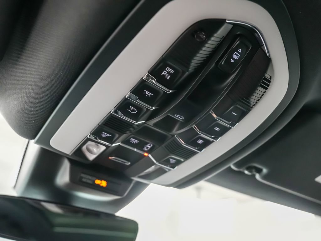 New 2026 Porsche Macan GTS AWD/4WD image 28