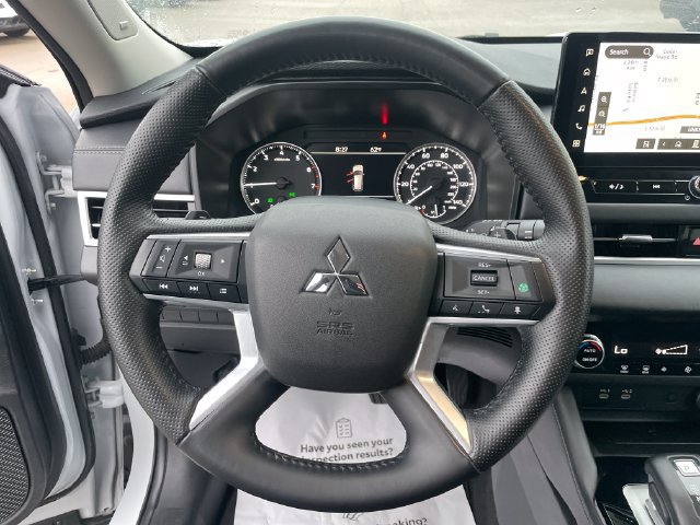 Used 2025 Mitsubishi Outlander SE AWD/4WD image 25