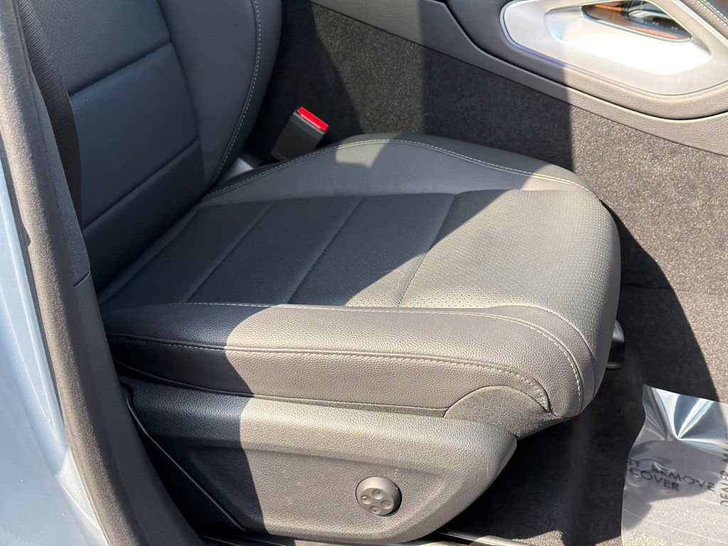 Used 2025 Mercedes-Benz GLE 350 4MATIC image 13